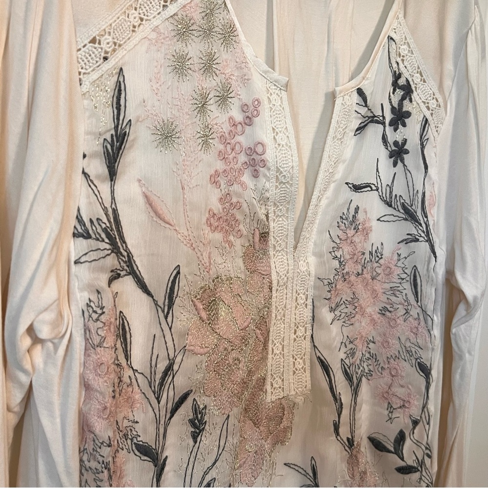 Anthropologie Tiny Embroidered Holden Long Sleeve Tee Top Small PETITE - Picture 3 of 10
